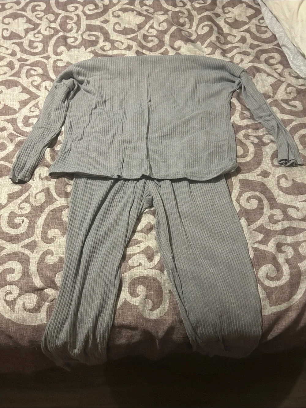 Women’s Ribbed Long-Sleeve Pajama Set in Light Gray
